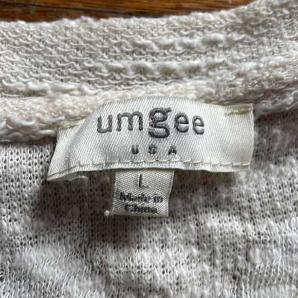 Umgee Cream Textured Shirt Sleeve Tee - Picture 2 of 8